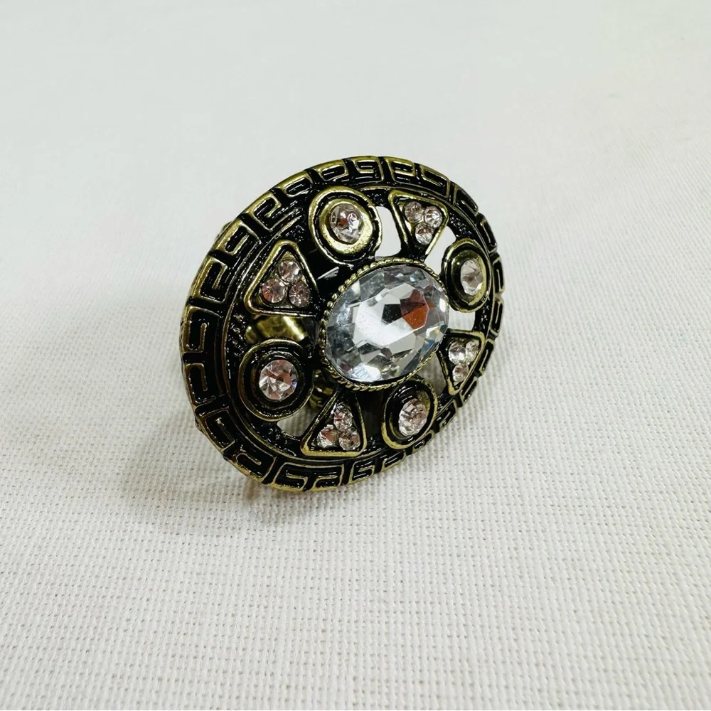 🛍️🛍️ STRETCH RING CLEAR RHINESTONE JEWEL  ACCENTED STONES IN GOLD TONE NWOT - Picture 3 of 6